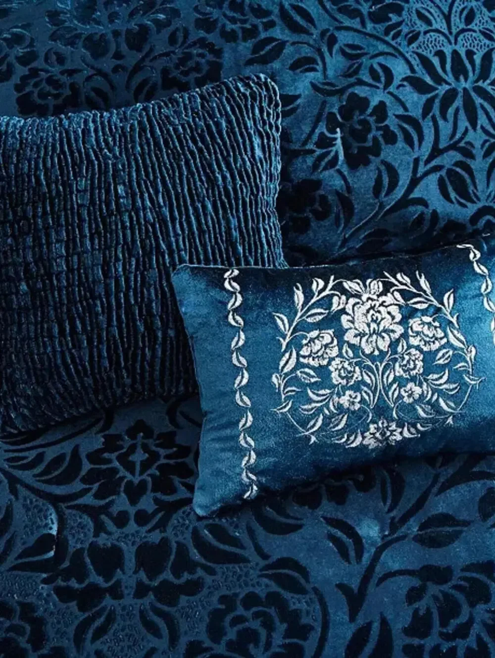 MADISON PARK Irene Velvet 5-Piece Full/Queen Comforter Set, NWT